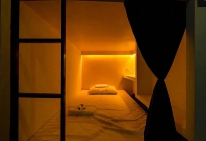 Backpackers' Sky Bar Capsule Pod - El Rincon Espanol Hotel kapsułowy *