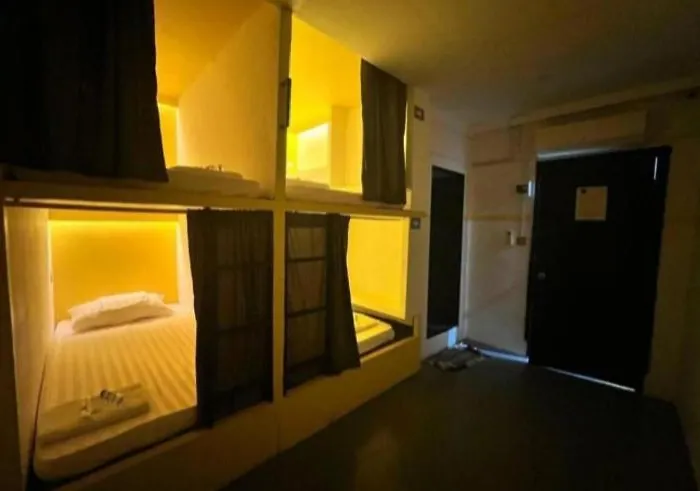 Backpackers' Sky Bar Capsule Pod - El Rincon Espanol Siem Reap